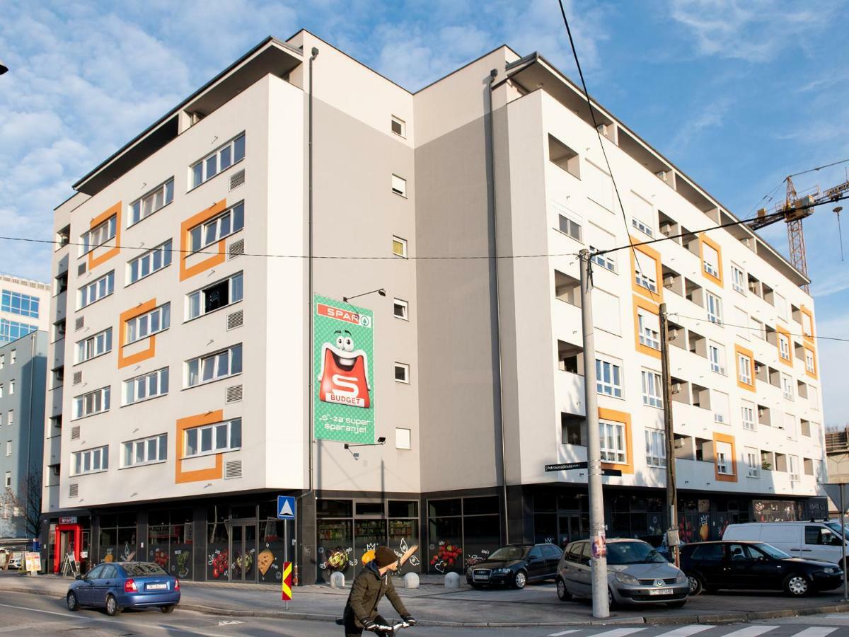 Flexible Selfcheckins 7 - Zagreb - Garage - Electric Vehicle Ccharger - Loggia - New - Luxury - Apartments Repinc 7 Eksteriør billede